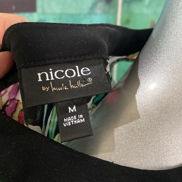 Nicole Miller Sleeveless Career Blouse - Picture 5 of 5